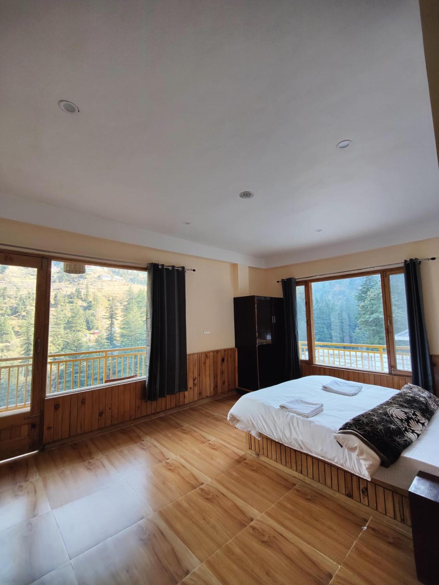 The Woodpecker Inn & Cafe, Jibhi Dış mekan fotoğraf