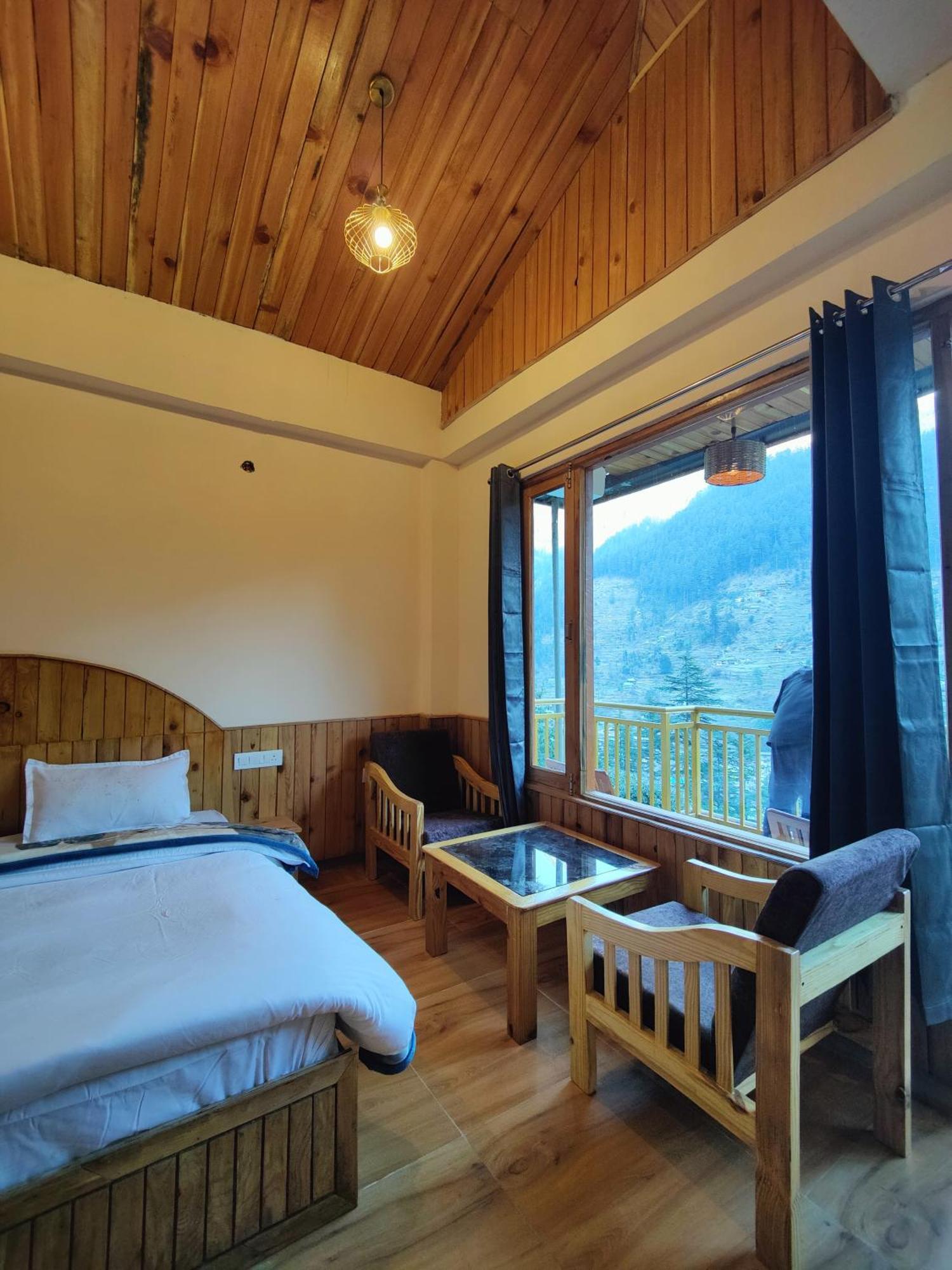 The Woodpecker Inn & Cafe, Jibhi Dış mekan fotoğraf